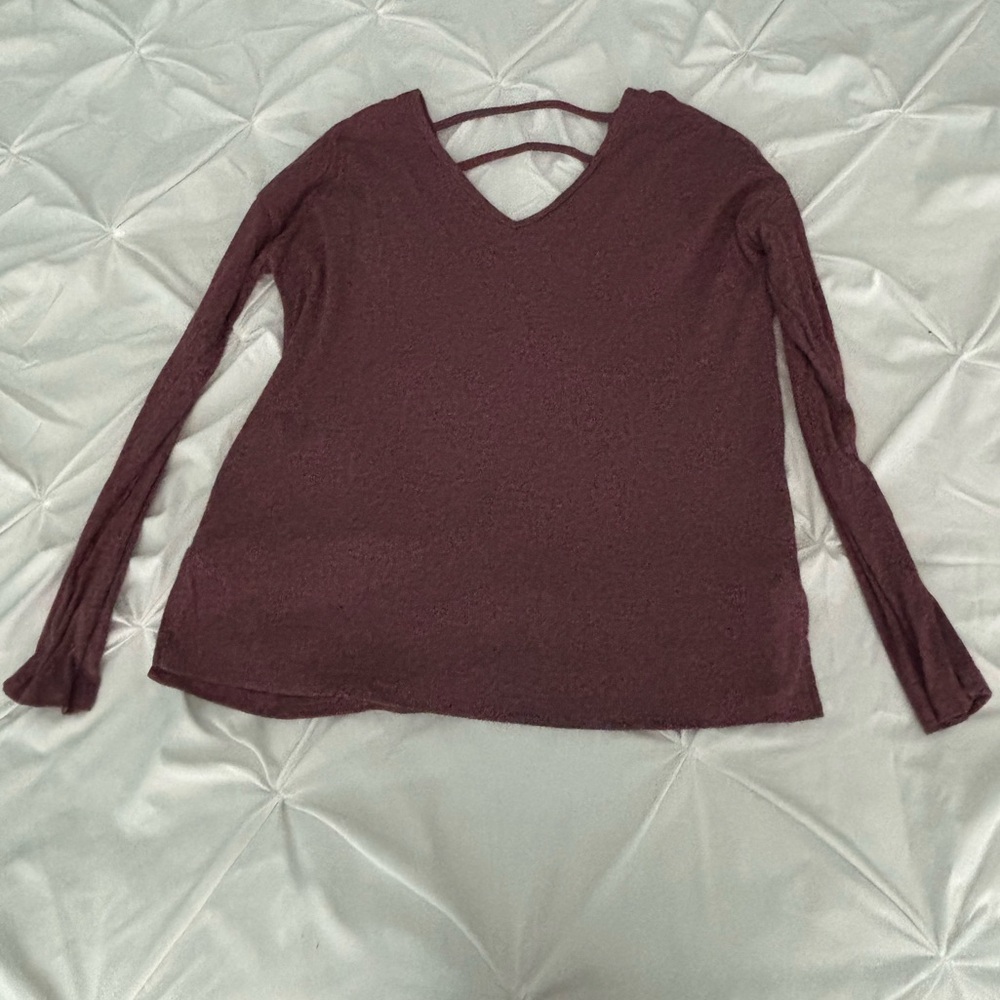 SO Women's V-Neck Long Sleeve Top - Maroon